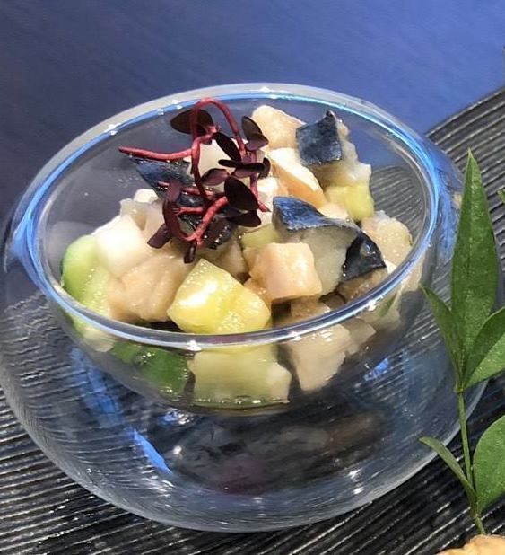 シメサバと山芋梅肉和え（380円（税抜き））