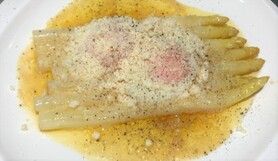 ホワイトアスパラガスのソテー 半熟卵添え