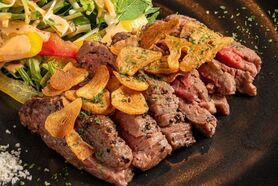 厚切り牛ステーキ