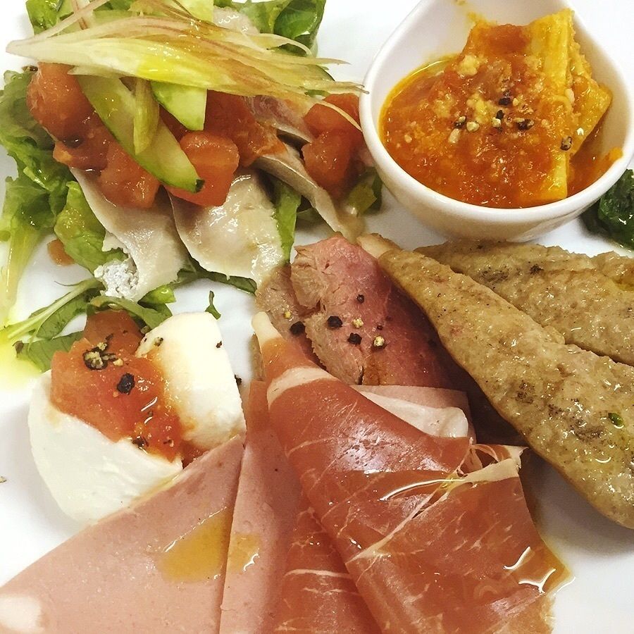 前菜の盛り合わせ  （1800円）