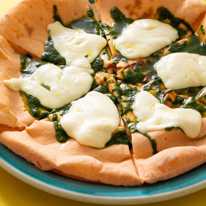 ピッツァ ボンバー・ローザ（2200円）