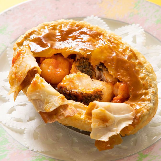 真鯛と海老のパイ包み（2800円）