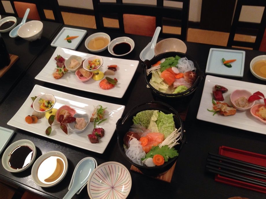 コース料理(前日までの要予約) :前菜 お造り お鍋 天ぷら 京湯葉 お漬物 お寿司 赤だし デザート コーヒー