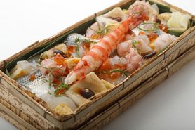 極上 ばらちらし弁当 Super Rich Assortment of Raw Fish Bento (box sushi) 