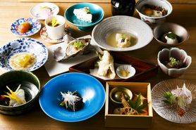 総料理長の経験を凝縮させた会席料理13品