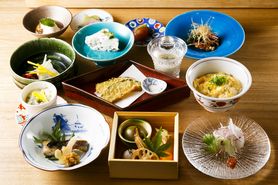 厳選した素材にひと手間加えた会席12品