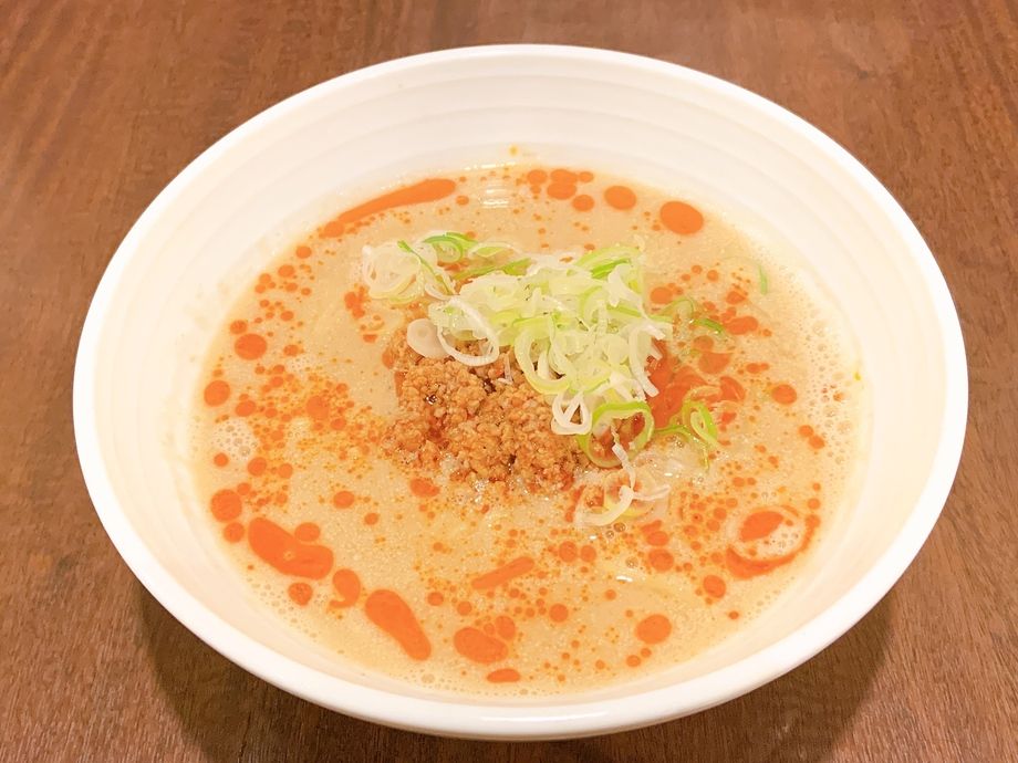 たっぷり胡麻担々麺