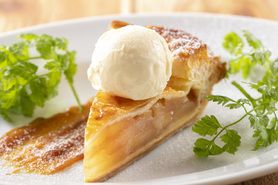 ［デザート］『アップルパイ』プレミアムバニラと生キャラメルクリーム