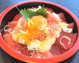 とろろ月見ネギトロ丼