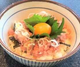 ﾐﾆ月見ネギトロ丼