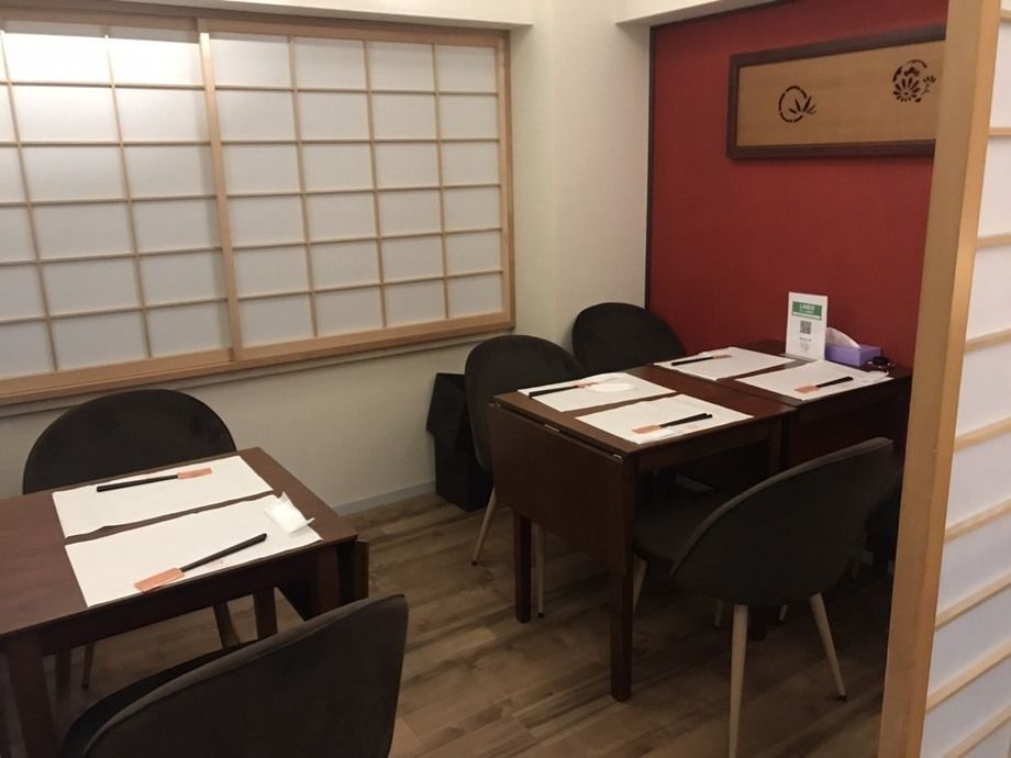 貸し切り ランチ～12名様まで（１０時~１６時）（最大４時間）貸し切りコース（　コロナ防止対策により　10名様まで）（最大４時間【１０時~１5時】2.5万円～【１７時~２２時】4万円～（税込み）お食事＋お飲み物＋お部屋代）