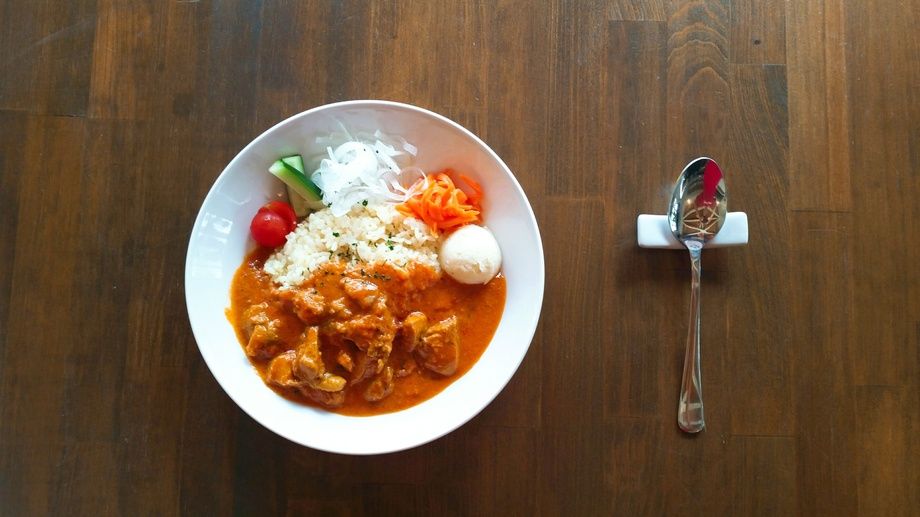 スパイシーチキンカレー（￥ 1,180-）