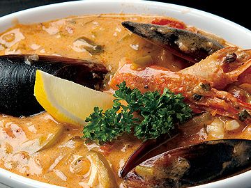 『ムケッカ』魚介のココナッツ煮込み　ブラジルバイーヤ地方の名物料理。 (10月〜4月限定)