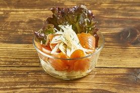 【冷タパス】スモークサーモンと玉ねぎのマリネ～白ワインビネガーの香り～