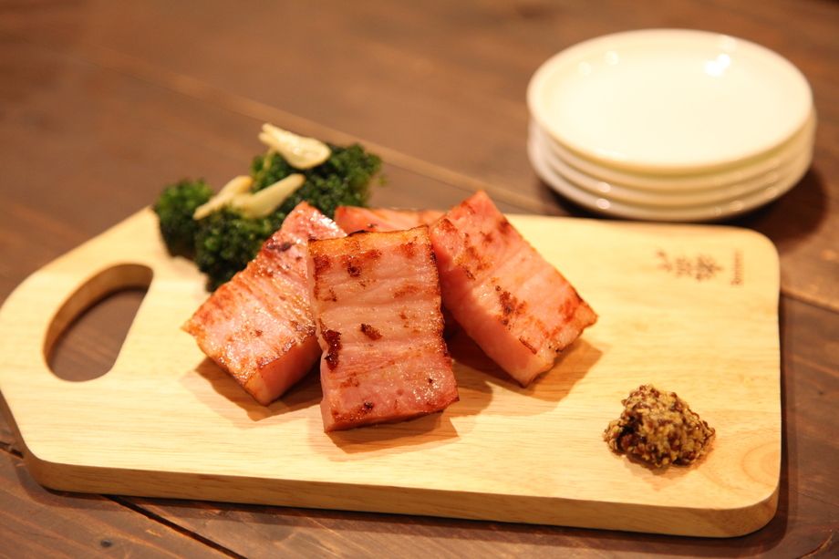 【肉料理】ジューシー！厚切りベーコンのグリル