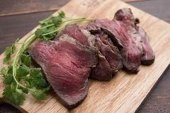 【肉料理】ハーブたっぷりローストビーフ