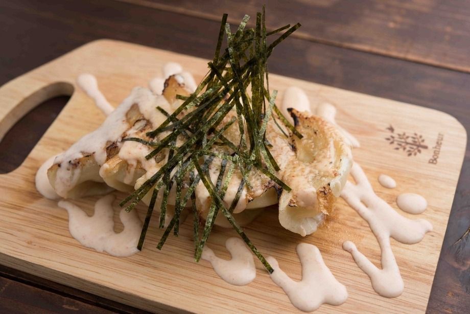 【飯田橋名物 炙り餃子】明太マヨ炙り餃子（５個）