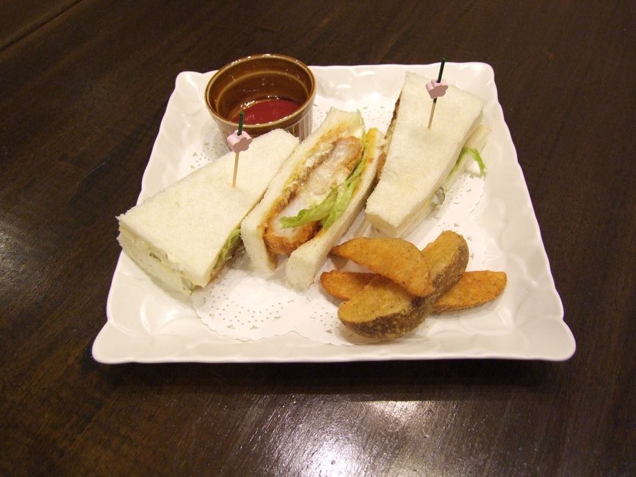 エビカツサンド（800円）