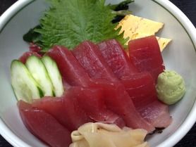 特上生まぐろ丼定食