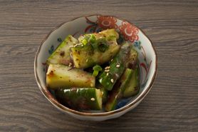 きゅうりのニンニクたたき漬け