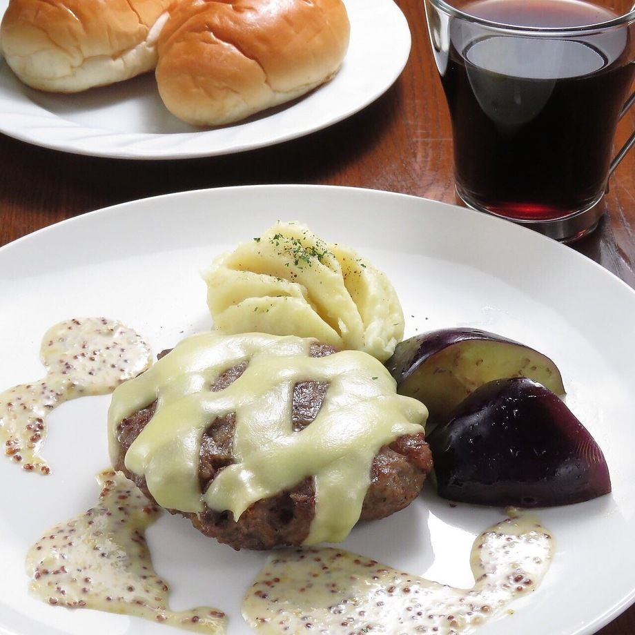 しあわせ絆牛100%ビーフハンバーグステーキ（レギュラーサイズ ¥1,380）