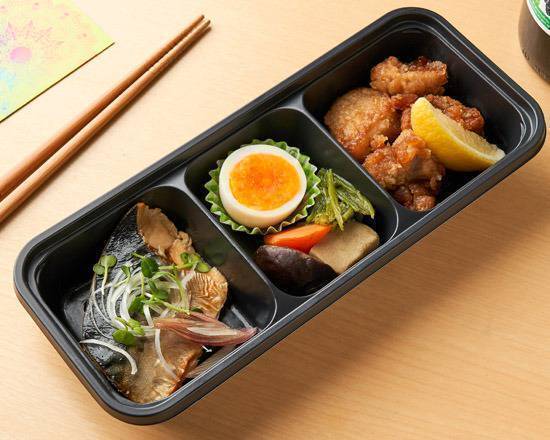 白粥と鯖の照り焼 鶏の唐揚げ（¥ 1,300）