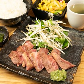 神戸牛肩ロース定食