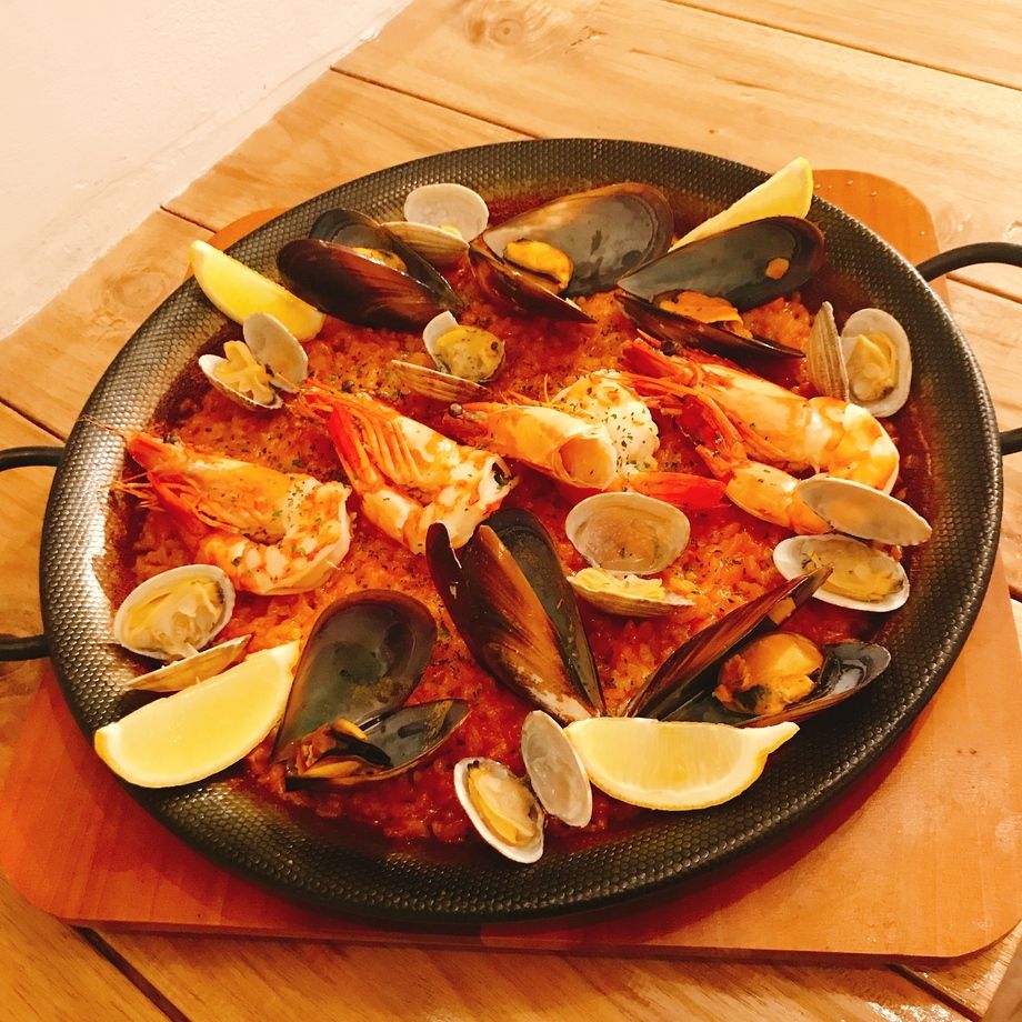 魚介のパエリア（1880円）