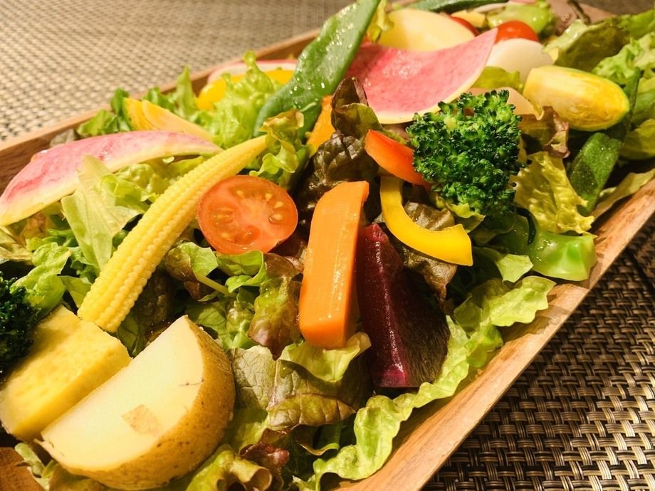 陽子ファームから届いた有機野菜のサラダ　3種のヴィネガードレッシング