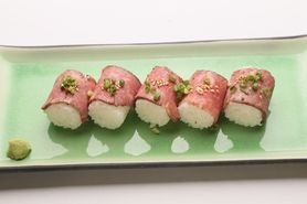 【お食事】一口ローストビーフ巻き寿司5貫