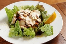 炙りマッシュルームのサラダ