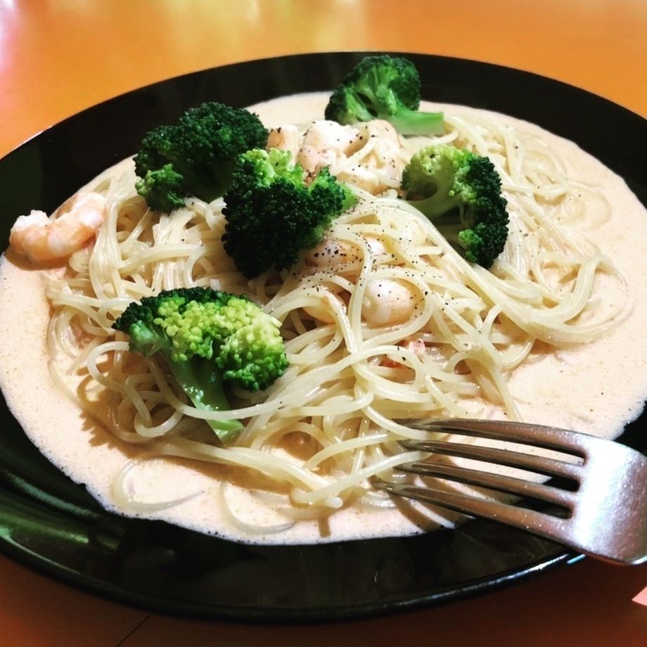 海老とブロッコリーのトマトクリームパスタ