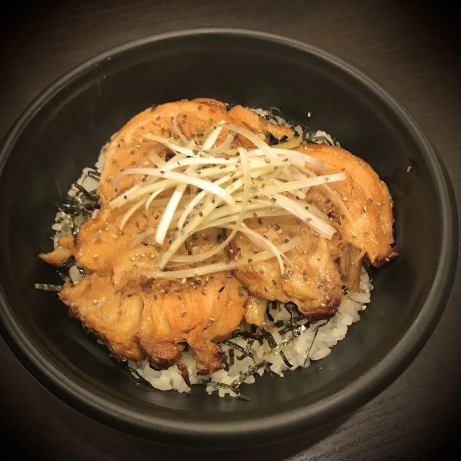 炙りチャーシュー丼