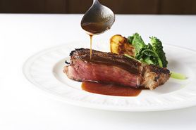 厳選黒毛和牛のステーキ