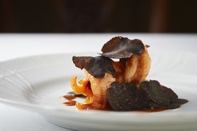 オマールブルーのソテー海老クリームソーストリュフ添え