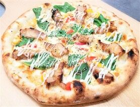 ★⑥石窯ピザ・照り焼きチキンのクリームソースピザ