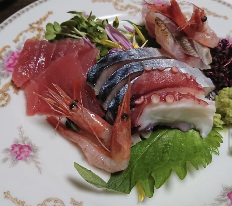 その他、本日仕入れの鮮魚(刺身など)、季節料理、〆もの等　メニュー豊富。