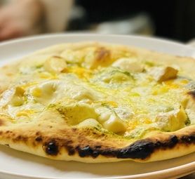 ピザクワトロフロマージュ