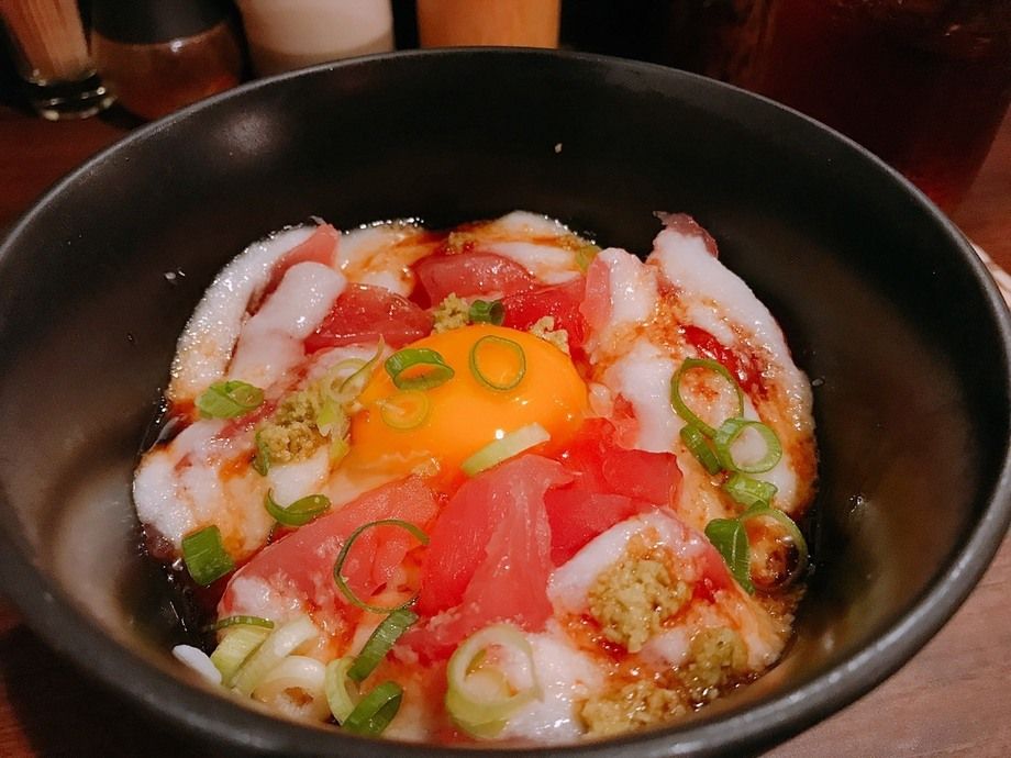 海鮮ユッケ丼（900）