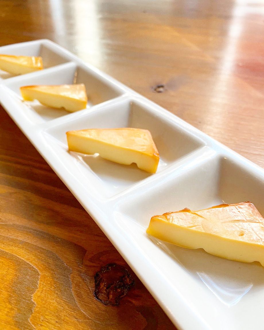 ”長時間燻製” スモークチーズ　桜の木で燻した｢自家製スモークチーズ｣