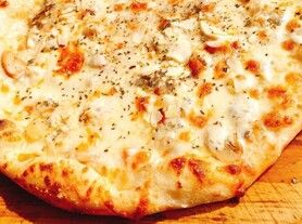 大人のアンチョビ＆ガーリックピザ