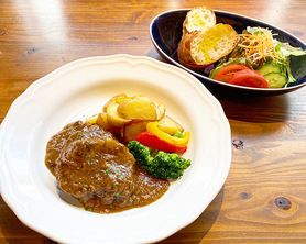 新体験！｢食べるビール｣ほろほろ豚肉のビール煮込み （バケット＆ランチサラダ付き）