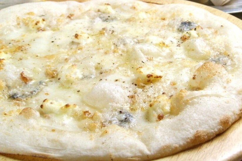 ワインに合う♪  クアトロチーズピザ