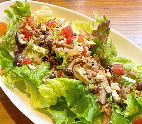 3種のキノコとナッツのサラダ