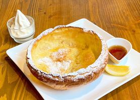 新感覚デザート！DK's ジャーマンパンケーキ（ソフトクリーム付き）