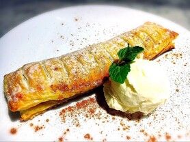 焼きたて！２種のフルーツパイ　｢シナモンアップル｣ と ｢バナナ＆バタークリーム｣