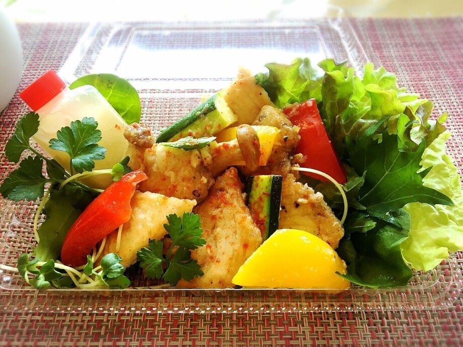 ⑥めかじきのソテー　玉ねぎと生姜のソース（1200）