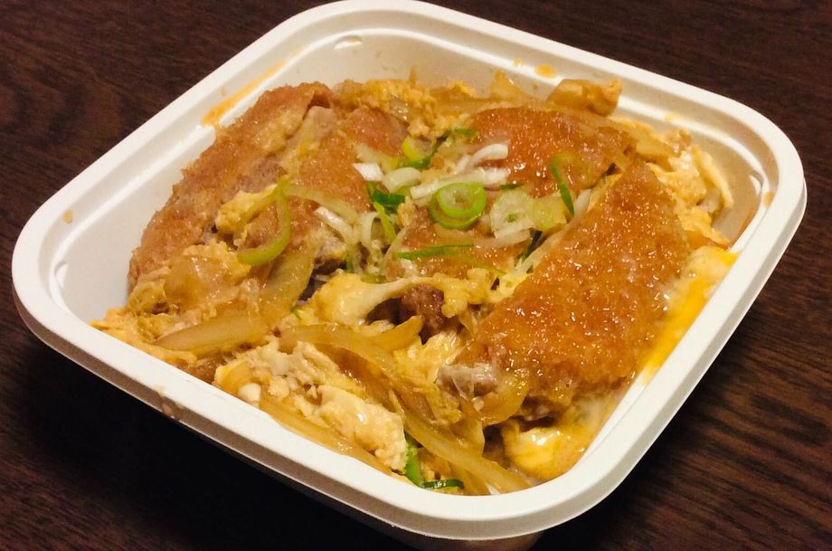 カツ丼（864円（税抜800円））