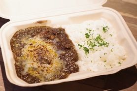 和牛１００％使用チーズカレー