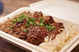 短角牛ハラミ焼肉丼（和牛そぼろ入り）